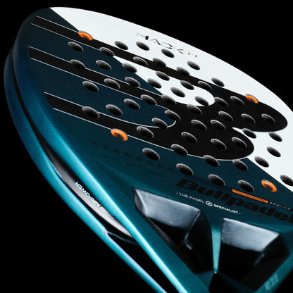 Pala Bullpadel Hack 04 2025 by Paquito Navarro